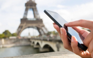 Como não depender 100% do celular durante a viagem?