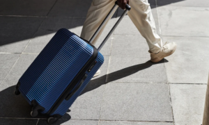 Como viajar sem transformar tudo em compromisso?