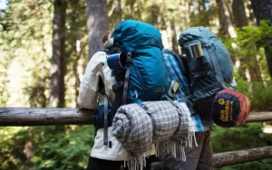 Como viajar só com mochila por até 7 dias sem passar aperto?